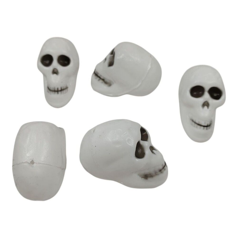 Bag Of 5 Mini Plastic Skulls Halloween Decor Cake Topper Toys Figurines Favors